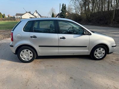 Gebraucht VW Polo 58 PS (42 kW) 2003 Silber Kleinwagen