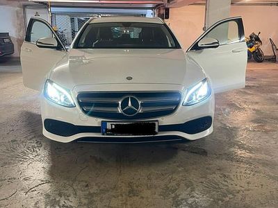 Gebraucht Mercedes E220 Avantgarde 2017 Weiß Limousine