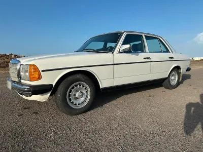 Gebraucht Mercedes 300 80 PS (58 kW) 1980 Weiß Limousine