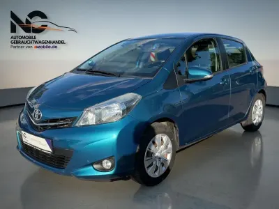 Gebraucht Toyota Yaris Life 90 PS (66 kW) 2014 Blau Kleinwagen