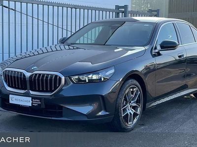 Gebraucht BMW 520 Sport Line 197 PS (144 kW) 2024 Grau Limousine