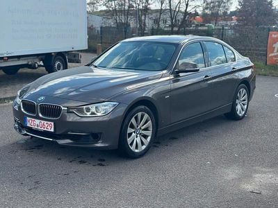 Gebraucht BMW 320 Luxury Line 184 PS (135 kW) 2012 Braun Limousine