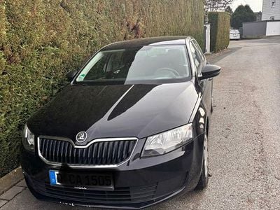 Schwarz Gebraucht 2014 Skoda Octavia Active Kombi | 6.400 € (Guter Preis)