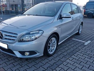 Mercedes B200