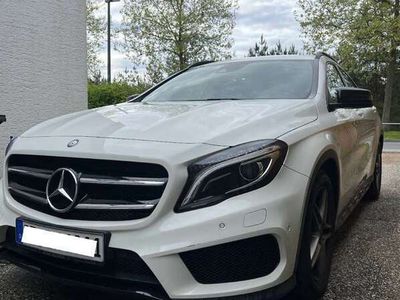 gebraucht Mercedes GLA220 d 4MATIC DCT AMG Line AMG Line