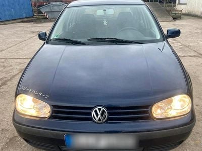 Blau Gebraucht 2001 VW Golf IV Kleinwagen | 1.350 € (Fairer Preis)