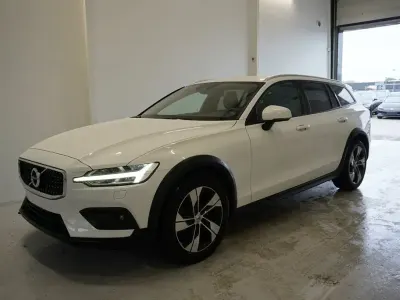 Gebraucht Volvo V60 CC 190 PS (139 kW) 2019 Weiß Kombi
