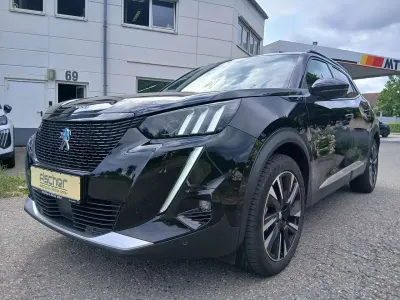 Gebraucht Peugeot e-2008 GT 100 kW (136 PS) 2021 Onyx schwarz SUV