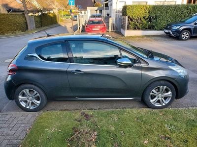 Gebraucht Peugeot 208 Allure 82 PS (60 kW) 2014 Grau Kleinwagen
