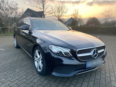 gebraucht Mercedes E200 T AVANTGARDE / NAVI / Tot-Win / Kamera /