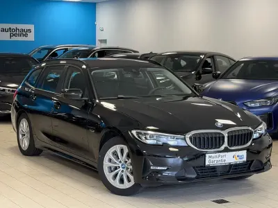 Gebraucht BMW 330 Advantage 252 PS (185 kW) 2021 Schwarz Limousine