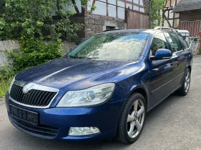Gebraucht Skoda Octavia Elegance 160 PS (117 kW) 2009 Blau Kombi