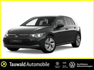 Gebraucht VW Golf VIII Style 131 PS (96 kW) 2024 Grau Limousine