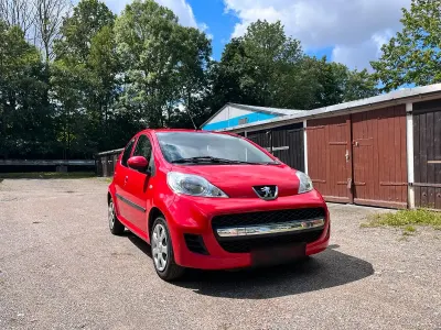 Gebraucht Peugeot 107 68 PS (50 kW) 2010 Rot Kleinwagen