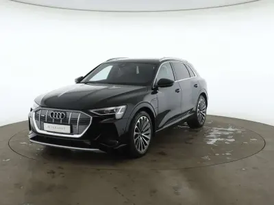 Używany Audi e-tron S-Line 300 kW (408 KM) 2023 Czarny SUV