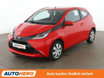 Gebraucht Toyota Aygo X-play 69 PS (50 kW) 2017 Rot Kleinwagen