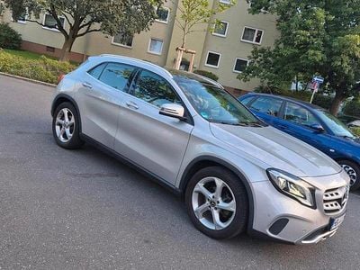 Mercedes GLA220