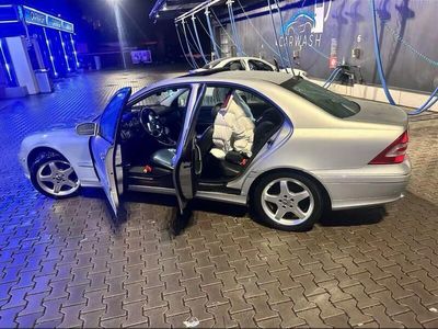 Mercedes C240