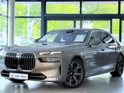 Gebraucht BMW 740 286 PS (210 kW) 2022 Grau Limousine