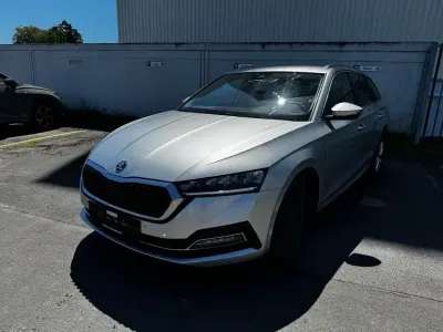 Gebraucht Skoda Octavia First Edition 116 PS (85 kW) 2020 Silber Kombi