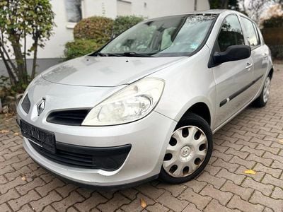 Gebraucht Renault Clio II 75 PS (55 kW) 2008 Silber Kleinwagen