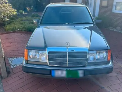 Gebraucht Mercedes E230 130 PS (95 kW) 1990 Limousine