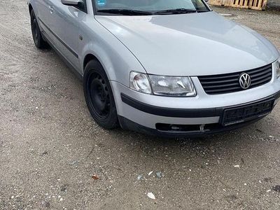 Gebraucht VW Passat 125 PS (91 kW) 1998 Silber Kombi
