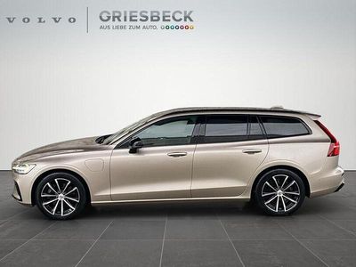 Usata Volvo V60 Plus 455 CV (334 kW) 2023 Bright dusk / metallic Station wagon