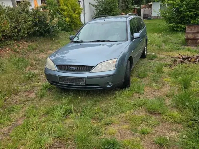 Gebraucht Ford Mondeo 145 PS (106 kW) 2001 Grau Kombi