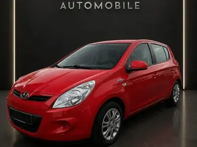 Gebraucht Hyundai i20 Edition 90 PS (66 kW) 2012 Rot Kleinwagen