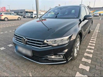 Second-hand VW Passat R-line 200 CP (147 kW) 2021 Negru Break