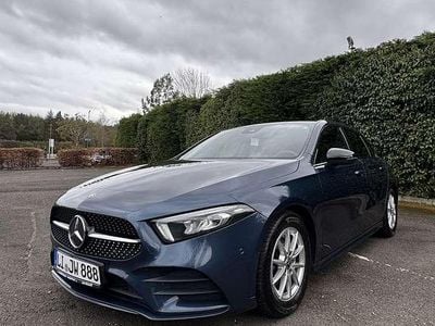 Usata Mercedes A180 136 CV (100 kW) 2019 Blu Utilitaria