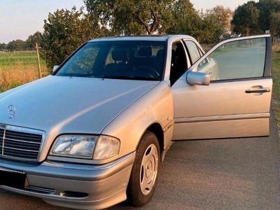 Mercedes C180