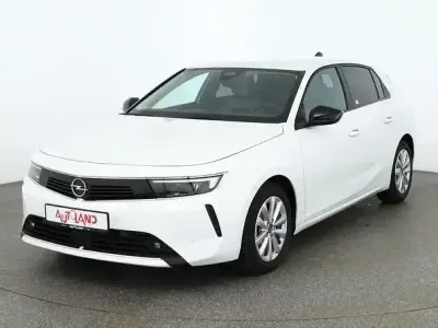Używany Opel Astra Business Edition 131 KM (96 kW) 2023 Biały Sedan/Limuzyna