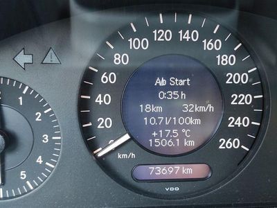 Gebraucht Mercedes E200 Classic 163 PS (119 kW) 2005 Schwarz Limousine