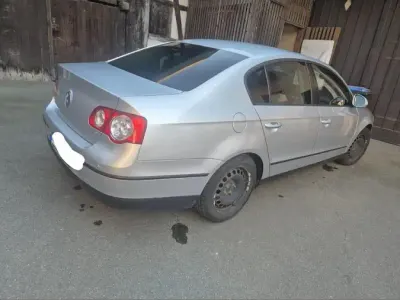 Usata VW Passat 110 CV (80 kW) 2009 Argento Berlina