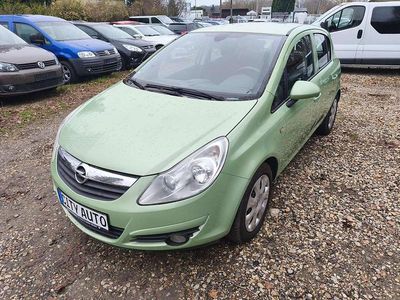 Usata Opel Corsa Edition 90 CV (66 kW) 2009 Verde Utilitaria