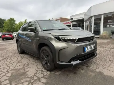 Neu Toyota Urban Cruiser 127 kW (174 PS) 2026 Land breeze green SUV