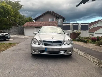 Gebraucht Mercedes C200 163 PS (119 kW) 2005 Silber Limousine