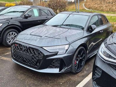 Neu Audi RS3 Sport 400 PS (294 kW) 2026 Daytonagrau perleffekt Limousine