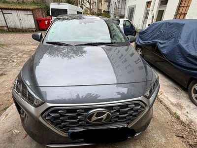Gebraucht Hyundai Ioniq Premium 141 PS (103 kW) 2019 Grau Kleinwagen