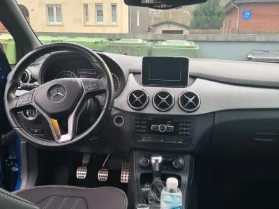 Używany Mercedes B200 156 KM (114 kW) 2012 Niebieski Minivan