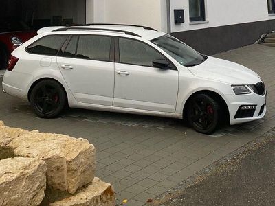 Weiß Gebraucht 2017 Skoda Octavia RS Kombi | 17.299 € (Guter Preis)