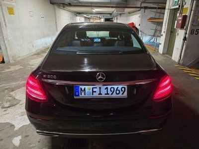 Gebraucht Mercedes E200 Avantgarde 184 PS (135 kW) 2017 Schwarz Limousine