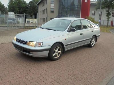 Silber Gebraucht 1995 Toyota Carina Kleinwagen | 1.999 €