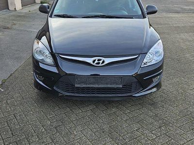 Schwarz Gebraucht 2012 Hyundai i30 Edition Limousine | 3.800 € (Teuer)