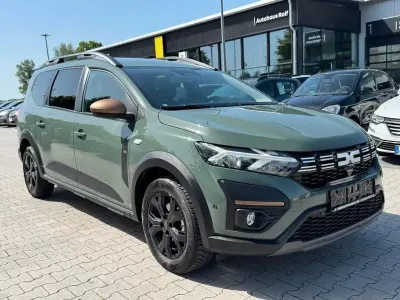 Gebraucht Dacia Jogger Extreme 110 PS (80 kW) 2025 Grün Van / Kleinbus