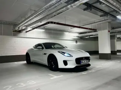 Używany Jaguar F-Type 300 KM (220 kW) 2019 Biały Coupe