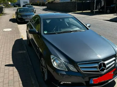 Gebraucht Mercedes E350 292 PS (214 kW) 2009 Grau Coupé