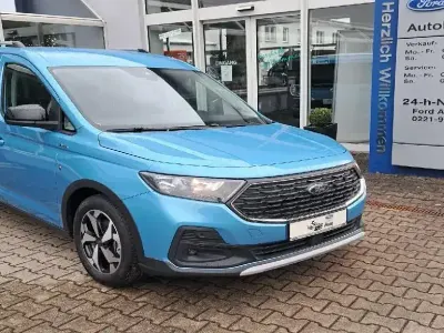 Second-hand Ford Tourneo Connect Active 122 CP (89 kW) 2023 Albastru Monovolum